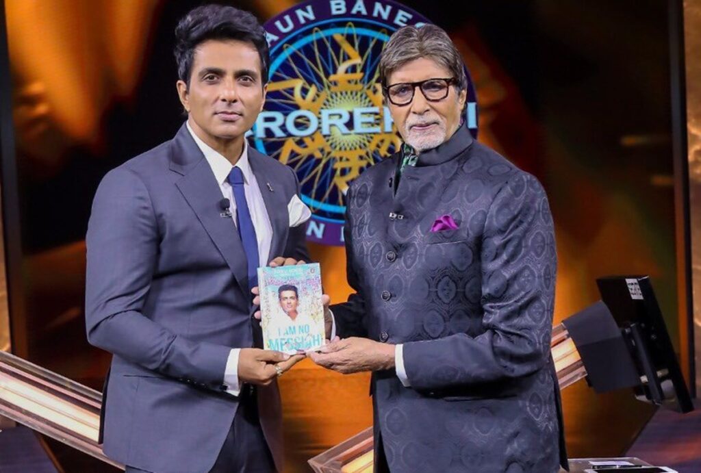 Amitabh Bachchan shares pic fans can only see Sonu Sood