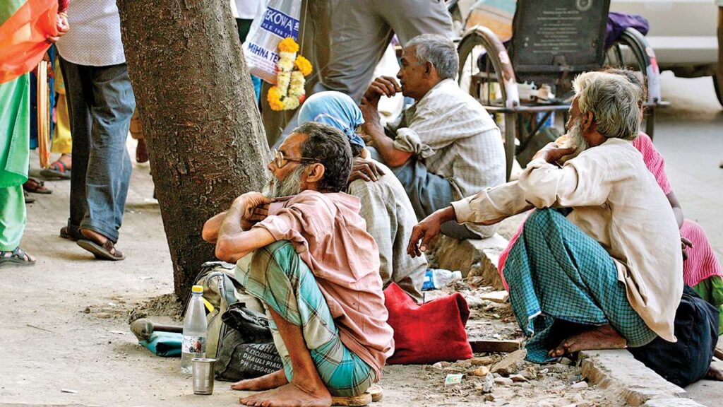 Know the income of Richest Beggar of India